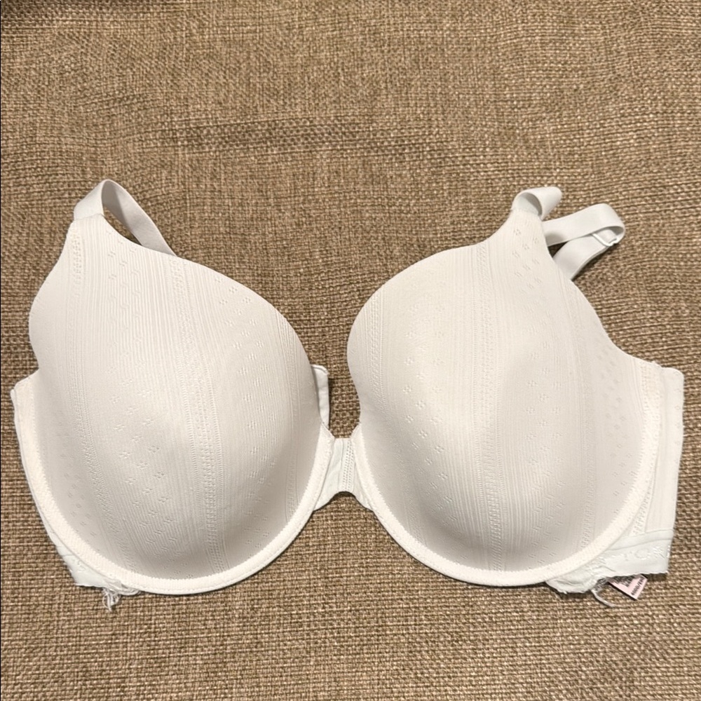 Victoria’s Secret Lightly-Lined T-Shirt Bra